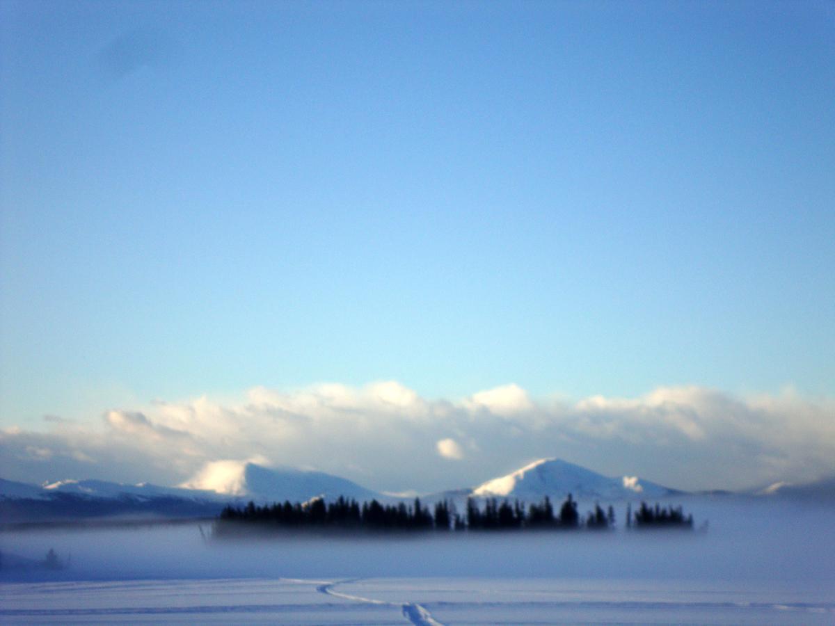 Retreat Wilderness Inn Nimpo Lake Экстерьер фото